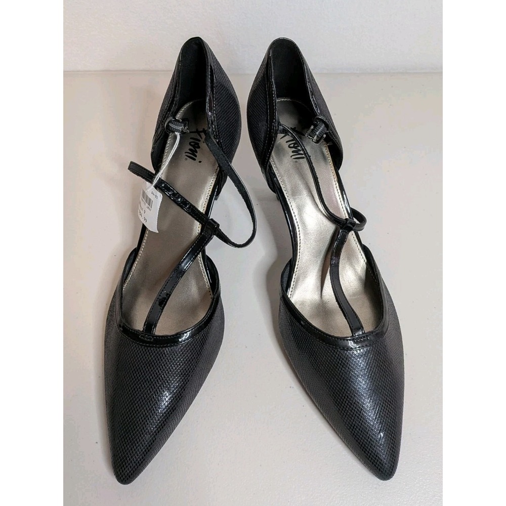 Fioni Women's Black Snake Print T-Strap Pointed Heels Size 9 ( New With Defects)
